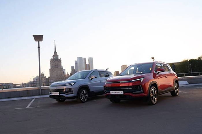 Продажи автомобилей в России растут и ставят новые рекорды