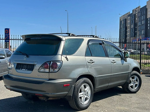 Купить Лексус РКС 2001г.
