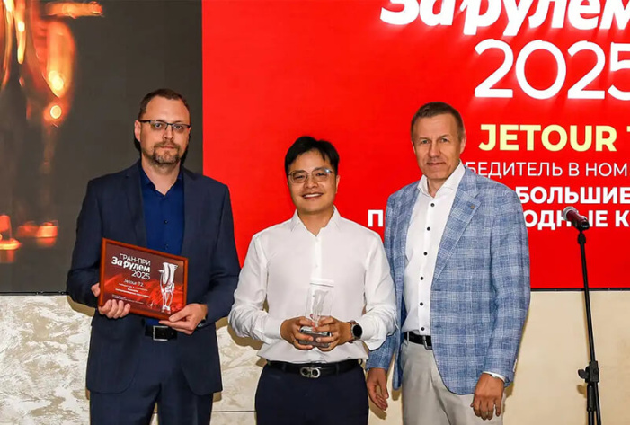 JETOUR T2 получил Гран-при «За рулем» в номинации «Большие полноприводные кроссоверы»